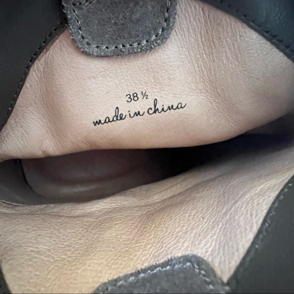 Joie Taupe Tan Suede Booties Sz 38.5   B21/7 - Picture 10 of 13